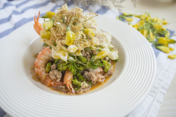 Edible Flower Thai Salad