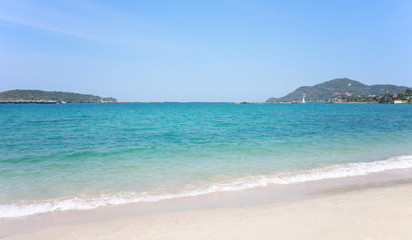 Fototapeta na wymiar Koh Si Chang Beach,The Beach in chonburi province.