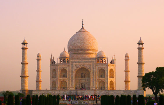 Close-up sunrise at the Taj Mahal in Agra, India