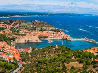 Fototapeta na wymiar Vue panoramique de Collioure du haut du Fort Saint-Elme