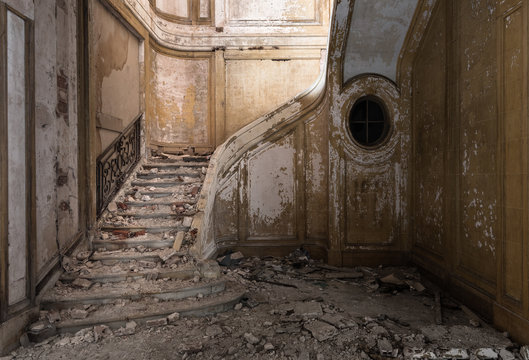 Decayed Staircase