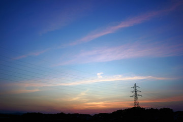 夕焼け空に鉄塔