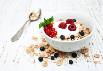 breakfast with fresh berries