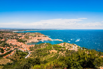 Fototapeta na wymiar Vue panoramique de Collioure du haut du Fort Saint-Elme
