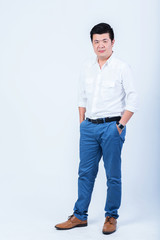 Fototapeta na wymiar studio portrait of an asian businessman.