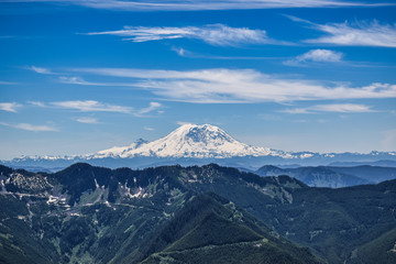 Fototapeta na wymiar Mt Rainier from Mailbox peak