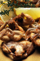 Paistettuja sammakoita Ranas fritas Rane fritte Ocvrtih žabic Comida Gebratene Frösche Fried frogs Cibo Grenouilles frites Food пржене жабе 