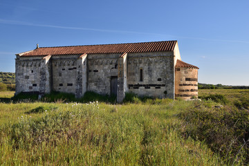 Fototapeta na wymiar Kirche Nostra Signora di Cabu Abbas in Sardinien