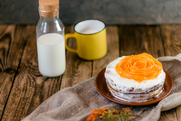 Obraz na płótnie Canvas autumn carrot cake with butter cream