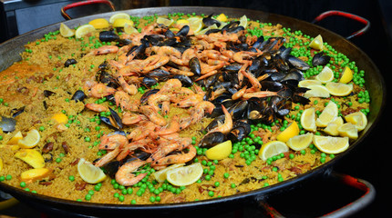 Paella pan