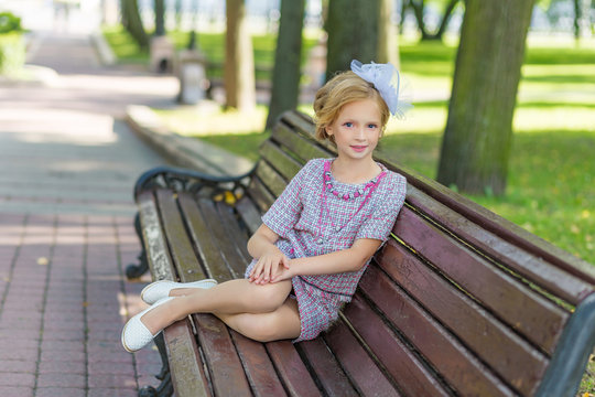 Schoolmodels 」の写真素材 | 91件の無料イラスト画像 | Adobe Stock