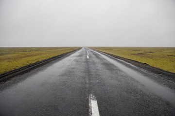 Fototapeta premium Route pluvieuse en Islande