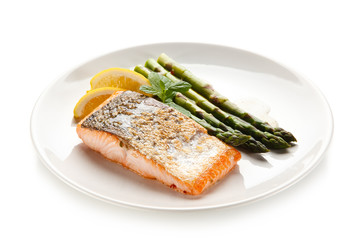 Grilled salmon and asparagus 
