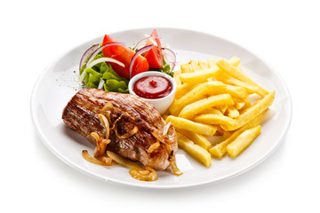 Grilled chicken fillet, chips and vegetable salad 