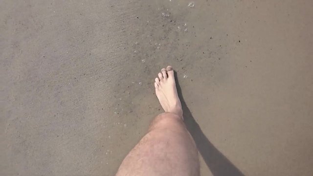 chodzenie po plaży, wędr&oacute;wka 