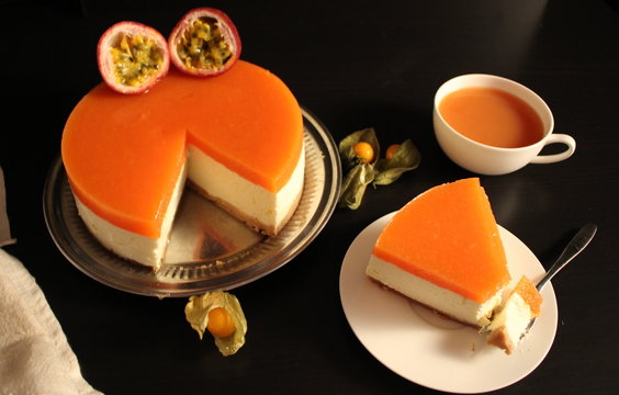 K&auml;sekuchen mit Passionsfrucht