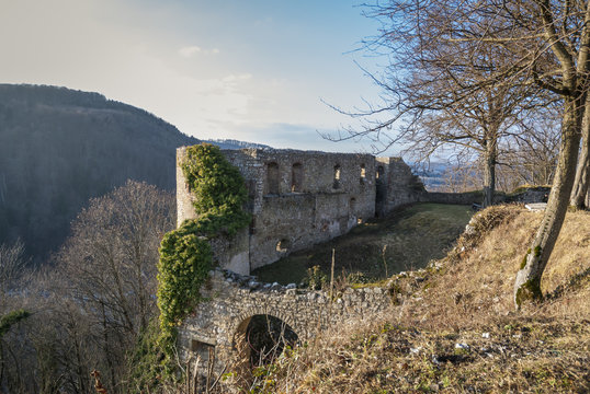 Château de Ferrette, patrimoine et ruines d'Alsace