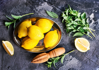 lemons with mint
