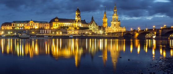 Naklejka na ściany i meble evening panorama of Dresden