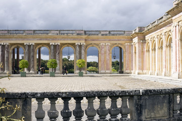 Fototapeta na wymiar Cour intérieure du Grand Trianon à Versailles