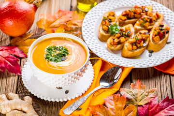 Frische Hokkaido Kürbis Suppe 