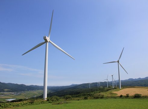 発電風車のある風景(北海道)