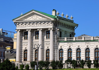 White wing of the historical building in Moscow