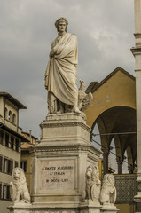 statue tribute to the father of the Italian language Dante Alighieri