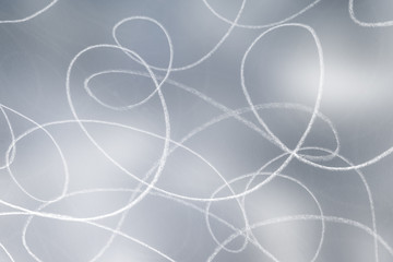 handgemalte Kringel auf grauem Hintergrund
