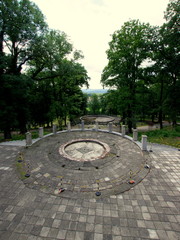 Piękne antyczne pozostałości w przypałacowych ogrodach w Kamieńcu Ząbkowickim - wycieczka po...