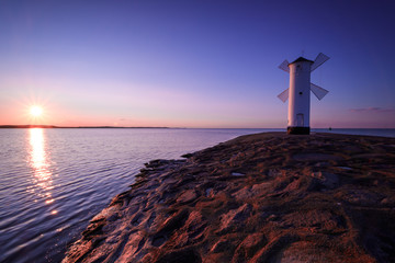 Sonnenuntergang am Leuchtturm Mühlenbake