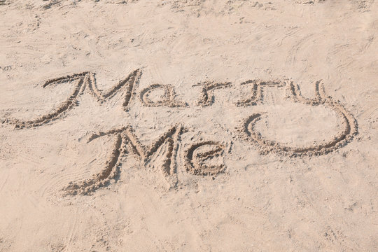 รูปภาพ"Marry Me" – เลือกดูภาพถ่ายสต็อก เวกเตอร์ และวิดีโอ8,533 | Adobe ...