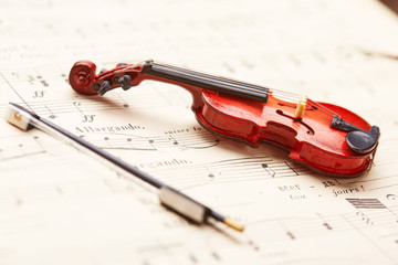 violin on of notes background
