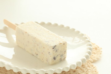 chocolate chips ice bar