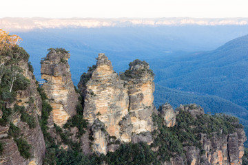 Fototapeta na wymiar The Three Sisters and view of the Blue Mountains, New South Wales, Australia