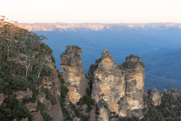Fototapeta na wymiar The Three Sisters and view of the Blue Mountains, New South Wales, Australia