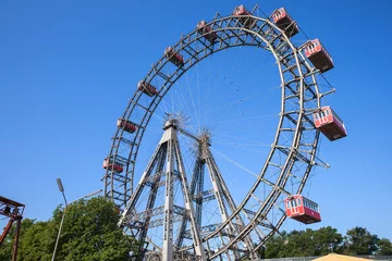 Deurstickers Austria, Vienna, Prater, Giant Ferris Wheel (Wiener Riesenrad) from 1897, historic city landmark © Artur Bogacki