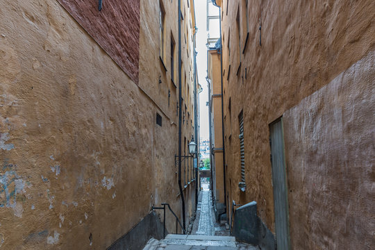 Fototapeta Torgdragargränd är en trång och charmig gränd i Gamla Stan