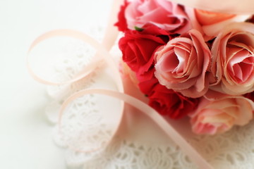 Obraz na płótnie Canvas Artificial rose bouquet