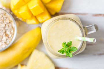 Mango, Banana, Pineapple and Oatmeal Smoothie in the Jar