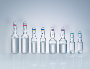 medizinische GlasAmpullen als Freisteller