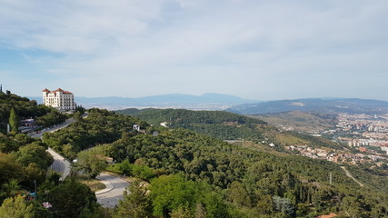 Fototapeta na wymiar Vue depuis la colline du Tibidabo à Barcelone