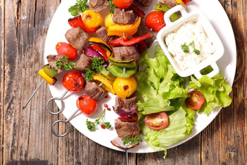 Fototapeta na wymiar grilled beef and salad