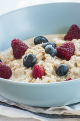 oatmeal porridge with berries