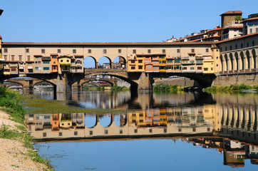 Fototapeta na wymiar Old Bridge in Florence, Italy