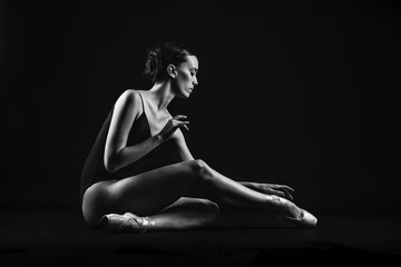 Naklejka premium tancerki kobiety w studio