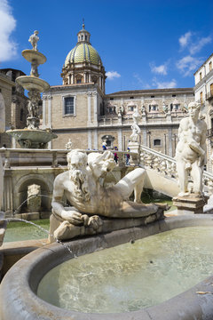 Italy, Sicily, Palermo district, Palermo, Piazza Pretoria