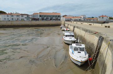 Le phare du port de Rivedoux (&Icirc;le de R&eacute; - Charente-Maritime)