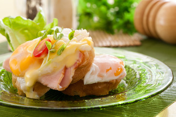 Eggs Benedict