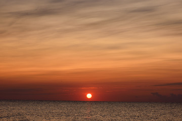 Obraz premium beautiful sunset over the sea